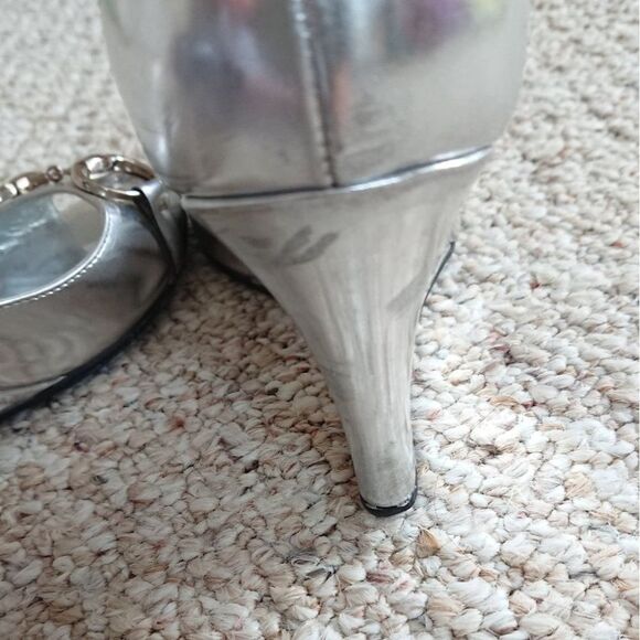 Silver Gucci horse bit classic wedges size 6B - Picture 8 of 8